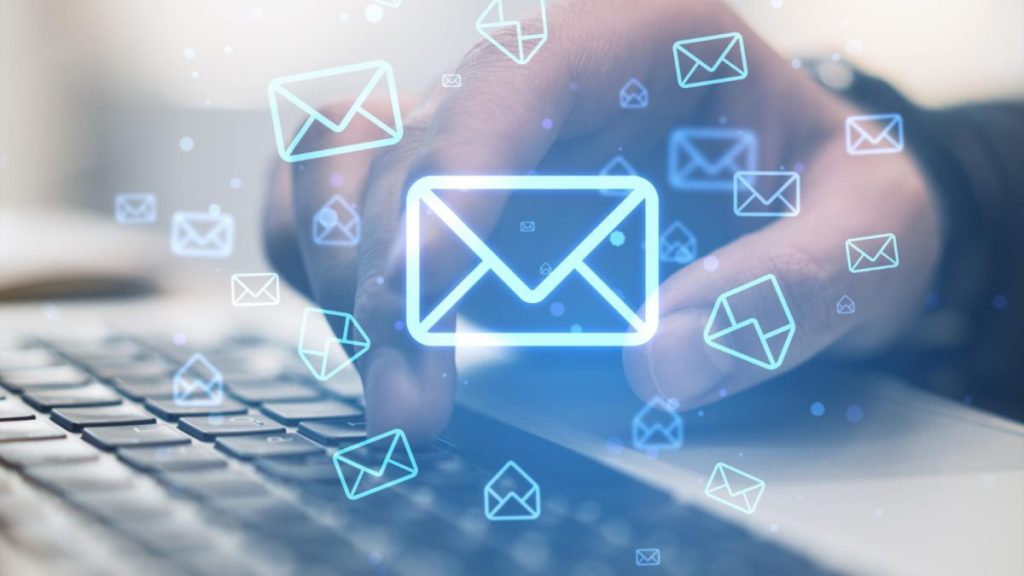 Prospection des mairies : exploiter un fichier email qualifié pour optimiser l’efficacité